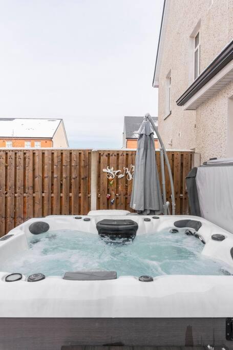 Dublin Jacuzzi Escape Lägenhet Exteriör bild